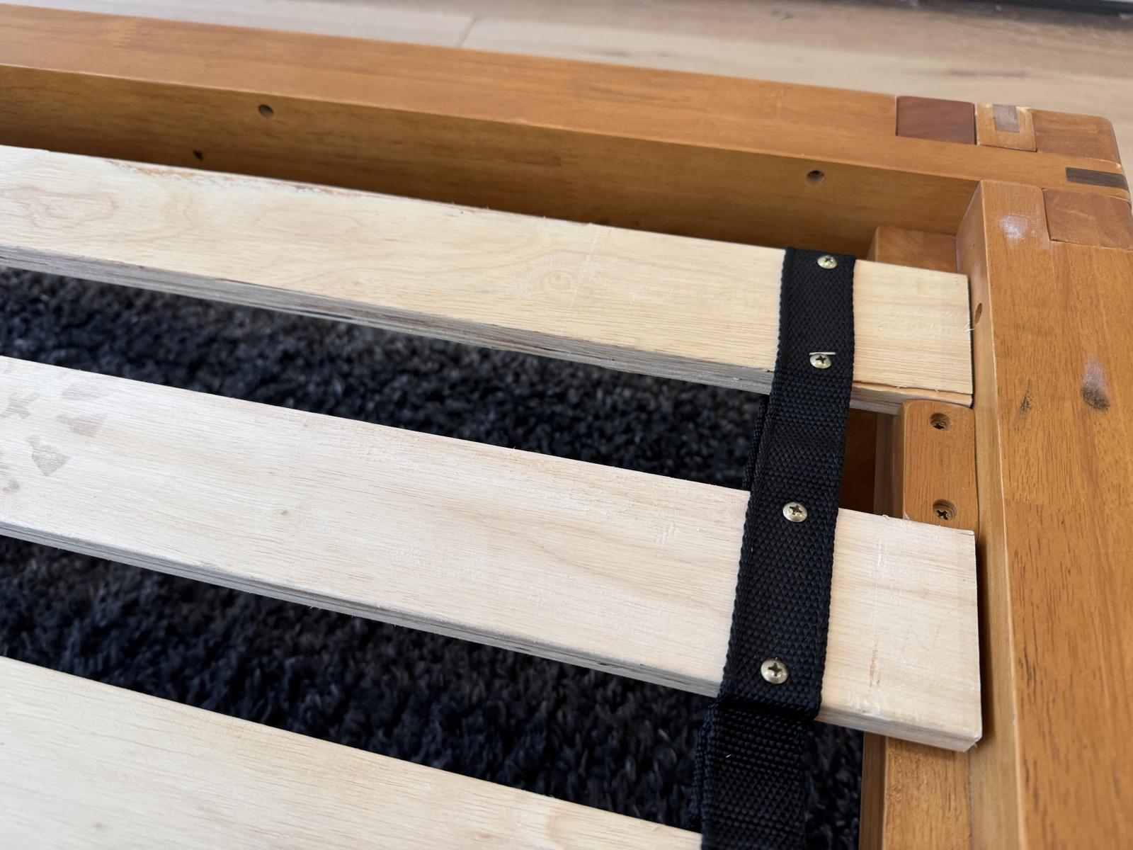 Luca Bed thick close-together slats